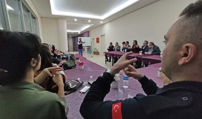 İşaret Dili Kursuna İlgi Büyük - Bafra Belediyesi ve Bafra Halk Eğitim Merkezi iş birliği ile açılan işaret dili kurslarına ilgi oldukça yoğun.