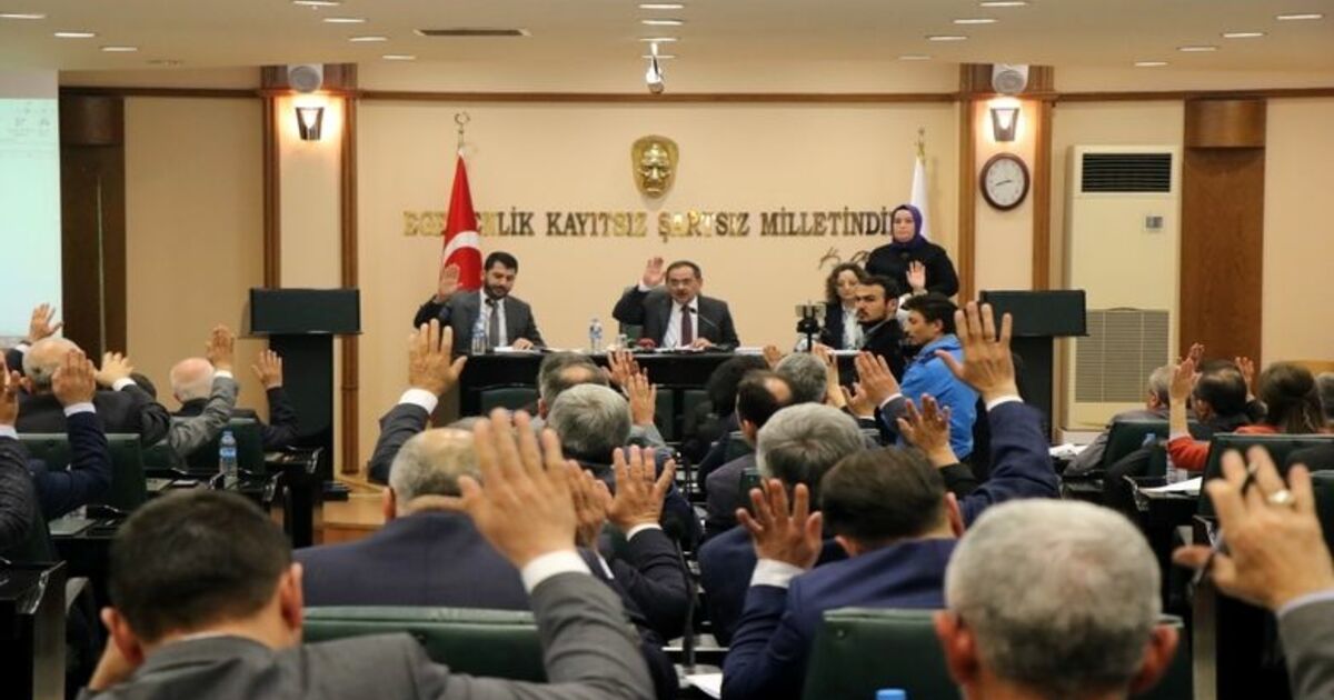 Yalı Kafe 'Millet Kıraathanesi' Oluyor Samsun Büyükşehir Belediye Meclisi’nde Görüşülen 34 Madde Karara Bağlandı Samsun Büyükşehir Belediye Başkanı Mustafa Demir: “samsun'da Sokaklar Sağlıklaştırılacak”