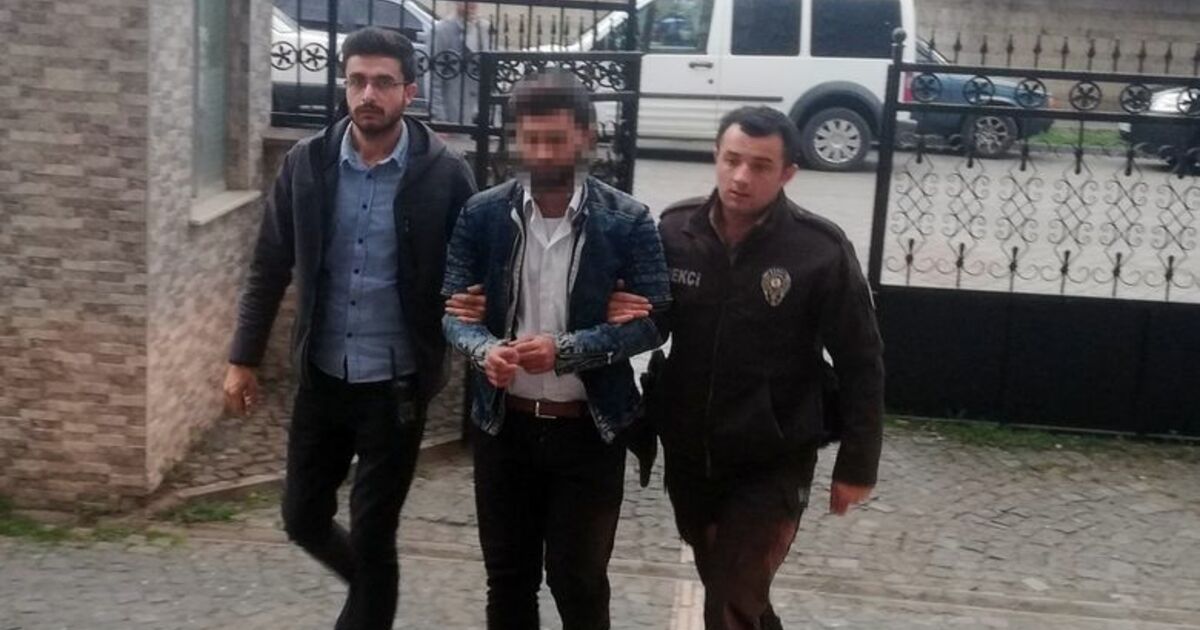 Polise Bıçak Çeken Cezaevi Firarisinin Oğulları Adliyede