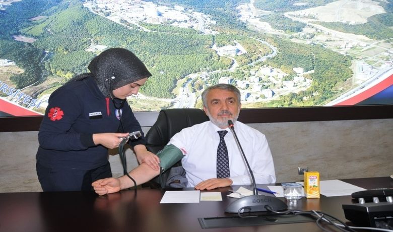 Rektör Bilgiç: “yılsonu İtibarıyla 10 Akreditasyona Ulaşma Hedefimiz Var” OmüSenato Toplantısı Öncesinde Fedek Akreditasyon Belgesi Takdimi Ve Sağlıklı Yaşam Etkinliği - Samsun Ondokuz Mayıs Üniversitesinde (OMÜ) Rektörü Prof. Dr. Sait Bilgiç, yılsonu itibarıyla 10 akreditasyona ulaşma hedeflerinin olduğunu açıkladı.