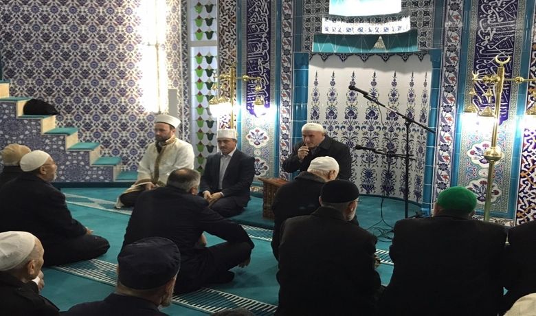 Bafra'da "Sabah Namazı Buluşmaları" - Bafra Belediye Başkanı Hamit Kılıç, "Sabah Namazı Buluşmaları" programı kapsamında her yaştan ilçe sakinleriyle bir araya gelerek hasbıhal ediyor.