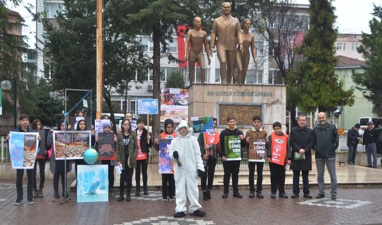 Bafra Anadolu Lisesi 15 Yıldır Uyarıyor - Samsun'un Bafra ilçesinde öğrenciler 2020 yılında Türkiye ve dünyada olabilecek çevre felaketlerine karşı çan çalarak uyarılarda bulundu.