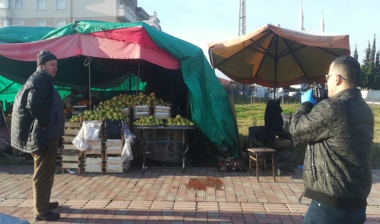 Önce Tadına Baktılar Sonra Çaldılar - Samsun’un Bafra ilçesinde meyve tezgahına giren hırsız veya hırsızlar önce meyveleri yediler, daha sonra 1 kasa armudu alarak kaçtı.