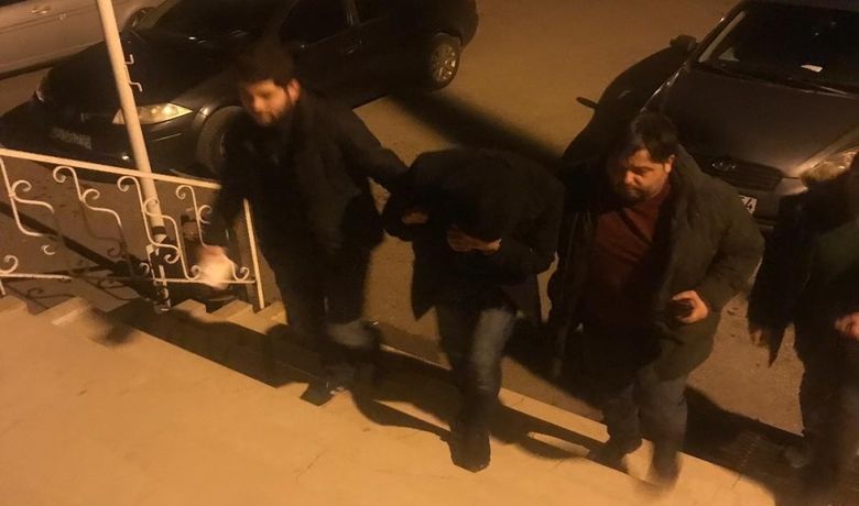 Çay Ocağından Bozuk ParaÇalan Şüpheliye Adli Kontrol - Samsun'un Bafra ilçesinde 3 çay ocağından bozuk para çaldığı iddia edilen şahıs gözaltına alındı.