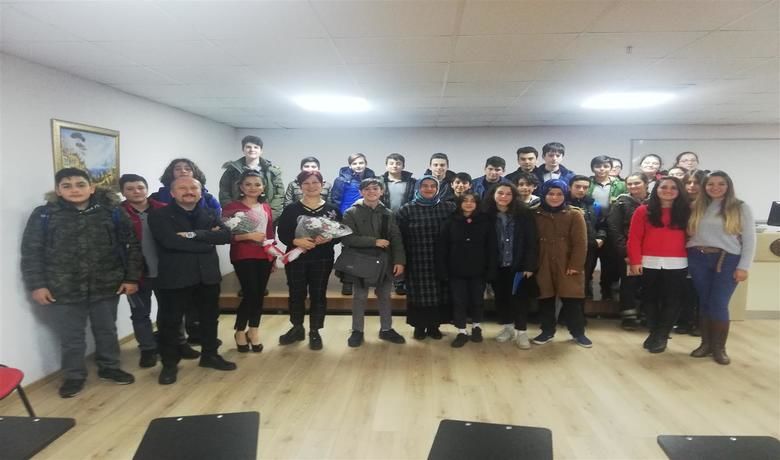 Cumhuriyet’in Öğrencilerine “sınav Kaygısı Ve Stresiİle Baş Etme Yolları” Konulu Seminer - Özel Medibafra Hastanesi Psikoloğu Güloya Şahika Bülbül tarafından, Bafra Cumhuriyet Ortaokulu öğrencilerine “Sınav kaygısı ve stresi ile baş etme yolları” konulu seminer verildi. 
