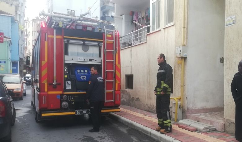 Patlayan Priz Korkuttu - Samsun’un Bafra ilçesinde bulaşık makinesinin takılı olduğu prizin patlaması, ev sakinlerine büyük korku yaşattı.