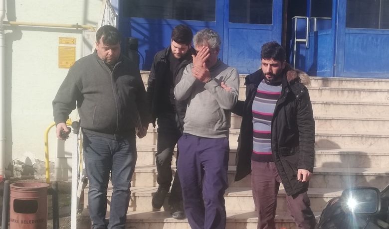 Pazar Hırsızlığı Zanlısı Tutuklandı - Samsun’un Bafra ilçesi pazar yerinde yaşanan hırsızlık olayıyla ilgili gözaltına alınan şüpheli tutuklandı.