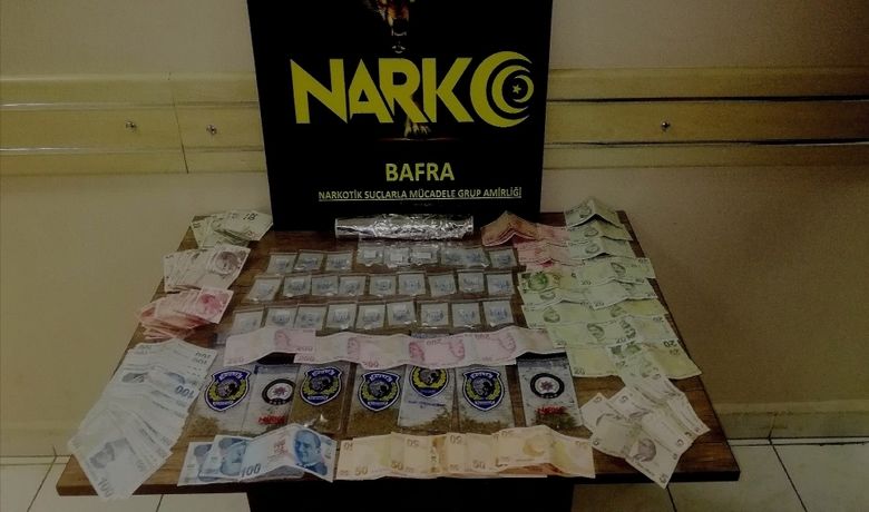 Uyuşturucuyla Yakalanan Kardeşler Adliyede - Samsun’un Bafra ilçesinde uyuşturucu satıcılarına yönelik operasyonda yakalanan 2 kardeş, adliyeye sevk edildi.