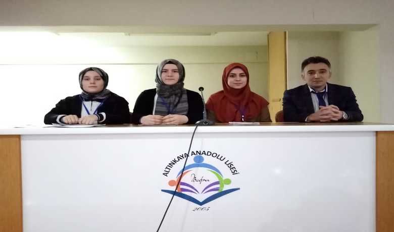 Altınkaya Anadolu LisesindenFuat Sezgin Konulu Panel - Altınkaya Anadolu Lisesinde 2019 yılının Fuat Sezgin yılı olması münasebetiyle, “Bilim Tarihine Adanmış Bir Ömür: Fuat Sezgin” konulu panel düzenlendi. 