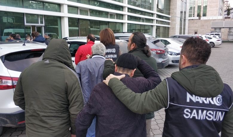 Samsun'da Uyuşturucu SuçundanAranan 13 Şahıs Gözaltında - Samsun'da çeşitli uyuşturucu suçlarından yakalanması olan 13 kişi polisin eş zamanlı operasyonuyla yakalandı.