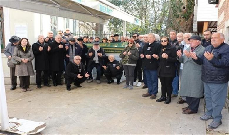 Duayen Gazeteci VuralDilmaç Son Yolculuğuna Uğurlandı - Bafra’nın eski gazetecilerinden Zühtü Dilmaç’ın oğlu, duayen gazeteci Vural Dilmaç İstanbul’da defnedildi. 