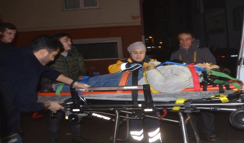 Servis Otobüsü İle Otomobil Çarpıştı: 1 Yaralı - Samsun’un Bafra ilçesinde servis otobüsü ile otomobilin çarpışması sonucu meydana gelen trafik kazasında 1 kişi yaralandı.