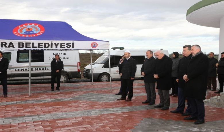 Yakıntaş Mezarlığı Mescidi Dualarla Açıldı - Bafra Belediyesi Yakıntaş Mezarlığı’na hayırsever bir aile tarafından yaptırılan mescit ve lavabolar hizmete açıldı.