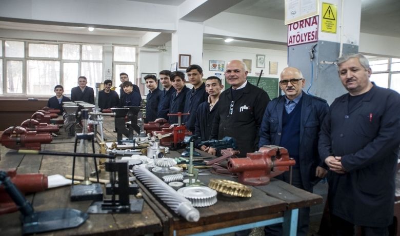 Bafra Mesleki Ve Teknik AnadoluLisesinden İstihdam Ve Ülke Ekonomisine Katkı - Samsun Bafra Mesleki ve Teknik Anadolu Lisesi idareci, öğretmen ve öğrencileriyle beraber üretimin yanı sıra nitelikli ara elaman da yetiştirerek istihdam ve ülke ekonomisine katkı sağlamaya devam ediyor.