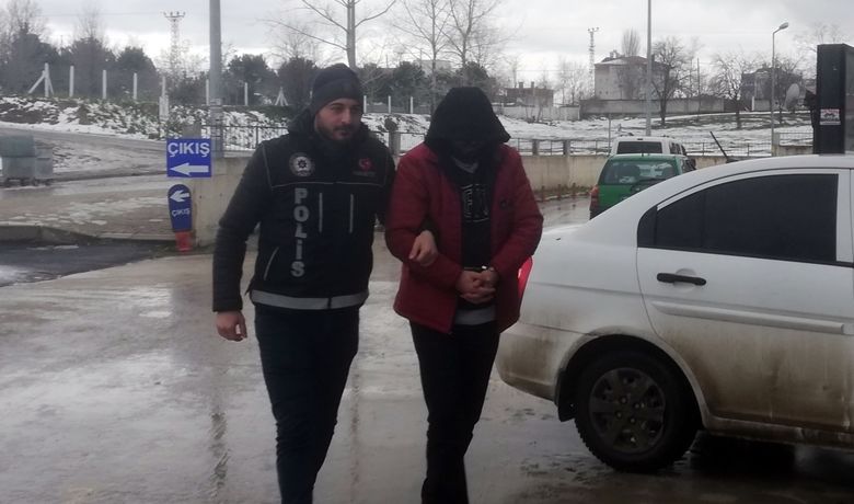 Bafra'da 35 Adet Uyuşturucu Hap Ele Geçirildi - Samsun'un Bafra ilçesinde uyuşturucu satarken yakalanan şahıs adliyeye sevk edildi.
