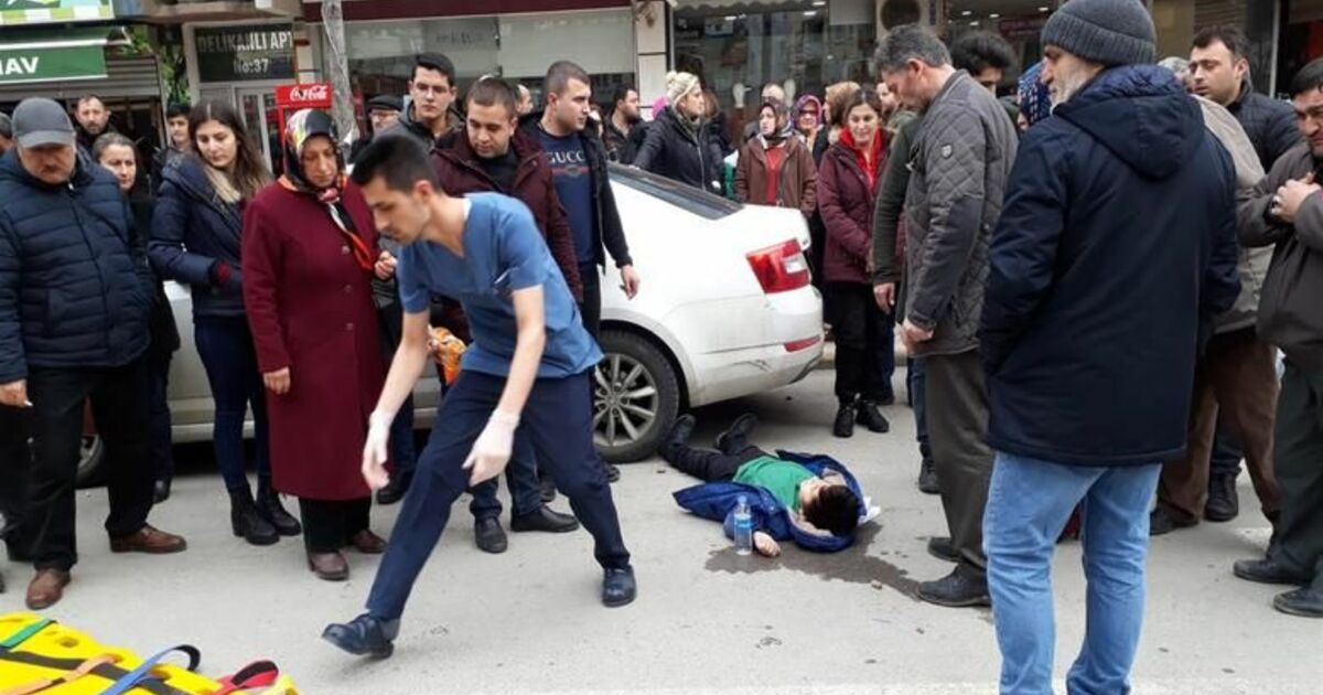 Ehliyetsiz Motosiklet Sürücüsü Karşıdan Karşıya Geçen Çocuğa Çarptı 