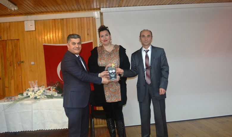 Bafra Tso Destekliyor Mesleki EğitimGelişiyor Projesi Kapsamında ‘etkili İletişim Semineri’ - Bafra Ticaret ve Sanayi Odası ve Şehit Erkut Yılmaz Mesleki ve Teknik Anadolu Lisesi tarafından birlikte yürütülen “Bafra TSO Destekliyor Mesleki Eğitim Gelişiyor” projesi kapsamında Şehit Erkut Yılmaz Mesleki ve Teknik Anadolu Lisesi Konferans salonunda ‘Etkili İletişim Semineri’ gerçekleştirildi.
