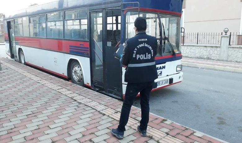 Park Halindeki Servis OtobüsündeAlkol Alıp Teybi Çaldılar - Samsun'un Bafra ilçesinde kişi veya kişiler park halindeki bir otobüste alkol alıp teybini çaldılar.