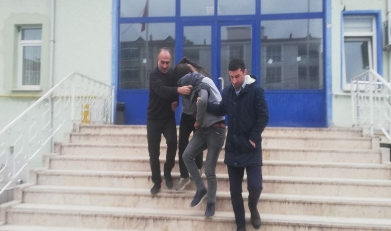 Motosiklet Hırsızları Yakayı Ele Verdi - Samsun'un Bafra ilçesinde bir şahıs, iki motosikletini çalan hırsızları polise ihbar edip yakalattı.