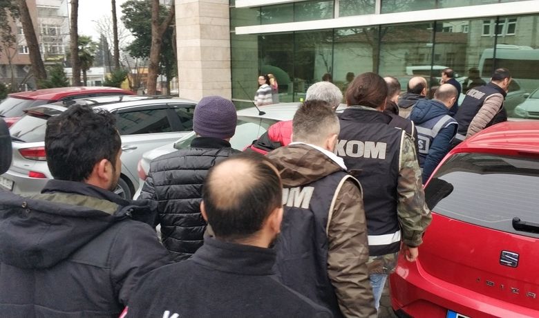 Fetö'ye Komiser Yardımcılığı Giriş SınavıOperasyonunda 8 Kişiye Adli Kontrol - Samsun'da FETÖ/PDY’ye yönelik düzenlenen komiser yardımcılığı giriş sınavı operasyonunda gözaltına alınan 8 eski komiser, mahkemece adli kontrol şartıyla serbest bırakıldı.