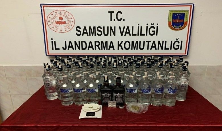 Samsun’da Sahte İçki VeUyuşturucu Madde Operasyonu: 2 Gözaltı - Samsun’da uyuşturucu madde ve sahte içkiyle ilgili 2 şahıs gözaltına alındı.