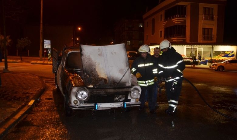 Seyir Halindeki Kamyonet Alev Aldı - Samsun’un Bafra ilçesinde seyir halindeki araçta yangın çıktı, sürücü ise son anda araçtan çıkarak ölümden döndü.
