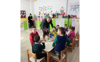 Veliler Anasınıfı Öğrencileriyle Oyunlar Eşliğinde Ders İşliyor
