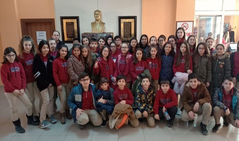 Mustafa Kemal Ortaokulundanİlçe Halk Kütüphanesine Ziyaret - Bafra Mustafa Kemal Ortaokulu öğrencileri Samsun Okuma Vakti Projesi kapsamında, Bafra Hasan Çakın İlçe Halk Kütüphanesi ziyaret etti.