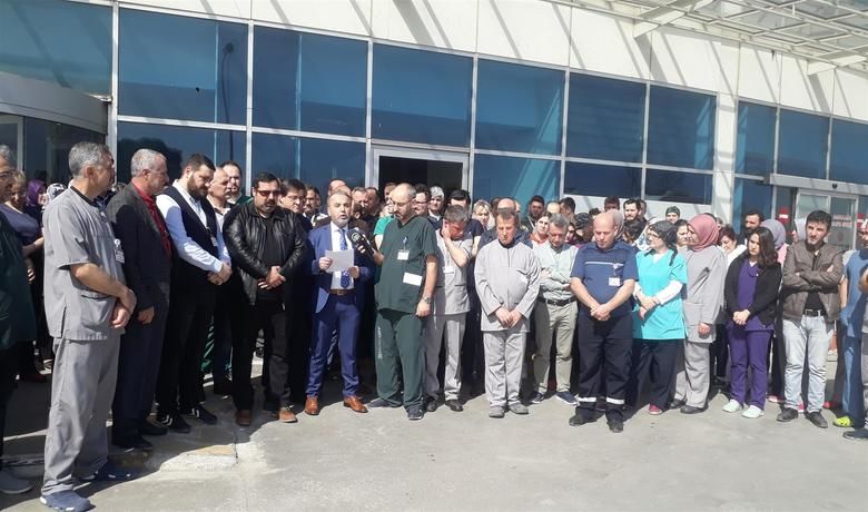 Sağlık Çalışanına Saldırıya Kınama - Samsun İl Sağlık Müdürlüğü, Bafra Devlet Hastanesi'nde görevli bir sağlık çalışanına hasta yakınları tarafından yapılan saldırıyı kınadı.