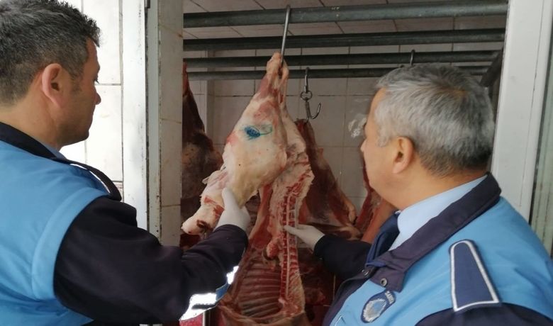 Zabıta Kasapları Denetledi - Bafra Belediyesi Zabıta ekipleri tarafından kentte faaliyet gösteren kasaplarda denetim yapıldı.