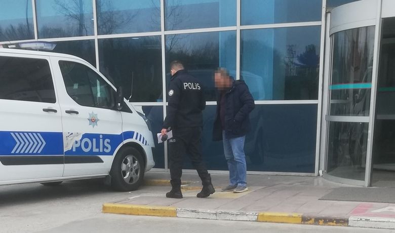 Çocuğuna İlaç YazmayanDoktora Demir Çubukla Saldırdı - Samsun’un Bafra ilçesinde çocuğuna ilaç yazmayan doktora demir çubukla saldıran şüpheli gözaltına alındı.