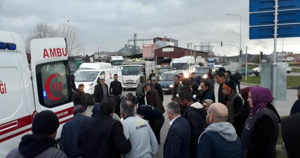 Servis Aracının Önünden Karşıya Geçmeye Çalışan Yayaya Otomobil Çarptı