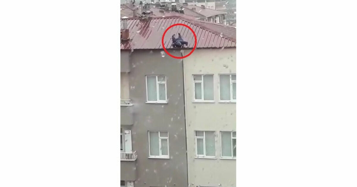 Çatıda Yürekleri Ağza Getiren An