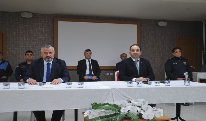 Korona Virüsü Şakası Yapan Kişiye Soruşturma Bafra’da KoronaBilgilendirme Toplantısı Ertürkmen: “bu Şakası Yapılacak Bir Şey Değil” - Samsun Bafra Kaymakamı Cevdet Ertürkmen, ilçede korona virüsü (Kovid-19) vakası olmadığını, virüs olduğuna dair şaka yapan kişi hakkında ise hukuki süreç başlatıldığını açıkladı.