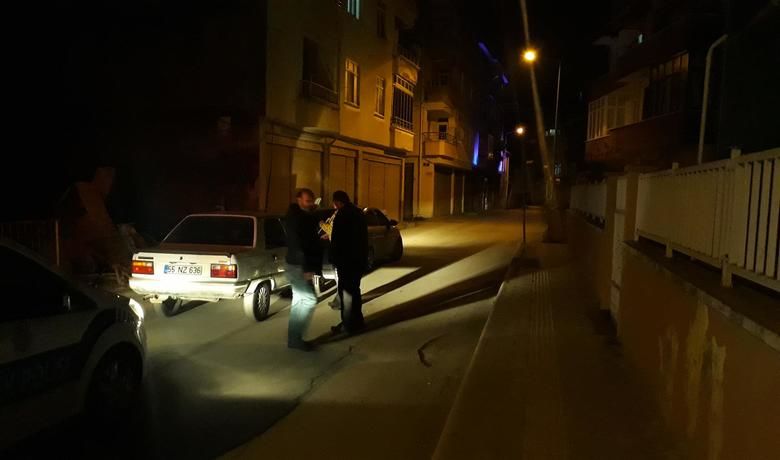 Bafra'da Drift Atan Alkollü SürücüKöşeyi Dönemeden Yakayı Ele Verdi - Okul Önünde Drift Atan Alkollü Sürücüyü Kaçmaya Çalışırken Sivil Polis Ekipler Kısa Sürede Kıskıvrak Yakaladı