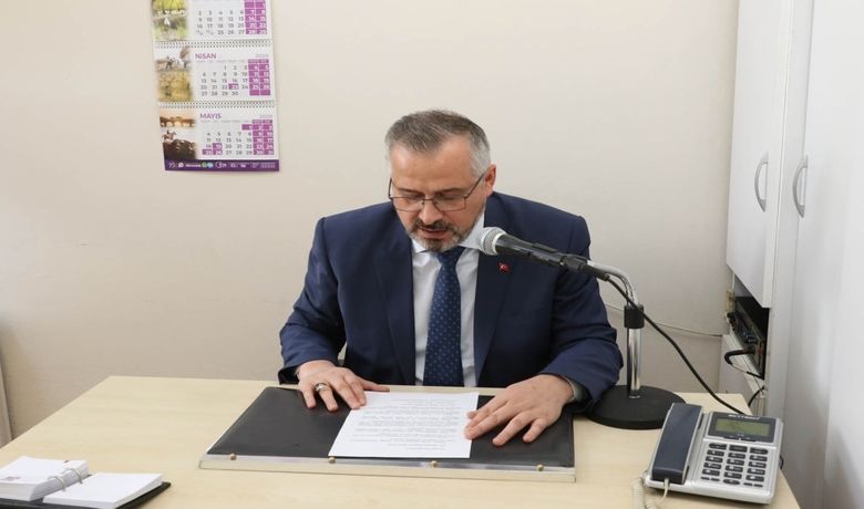 Başkan Kılıç: “tedbir Bizden, TakdirAllah’tan” Başkan Kılıç’tan Bafralılara Anonslu Uyarı - Bafra Belediye Başkanı Hamit Kılıç virüs bulaşmasını önlemenin tek yolunun mecbur kalmadıkça evden dışarıya çıkmamak olduğunu belirterek, “İnsanlık olarak yaşadığımız bu süreçte, korona virüsüne karşı hep birlikte mücadele ediyoruz” dedi.