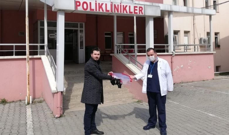 Gönüllü Öğretmenlerden SağlıkÇalışanlarına Siper Koruyucu Maske - Samsun’un Alaçam ilçesinde gönüllü öğretmenler, sağlık çalışanları için yüz koruyucu siper maske üretiyor.