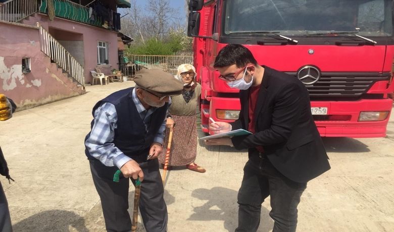 Eğitim-bir-sen Samsun 1 Nolu Şube’denVefa Destek Gruplarına Büyük Katkı - Eğitim-Bir-Sen Samsun 1 Nolu Şube üyeleriyle beraber Vefa Destek Gruplarına katkı sağlıyor. 443 üye bu gruplara katılarak, ihtiyaç sahibi yaşlılara gıda yardımı ile banka ve PTT’den maaşını çekemeyenlere mutemetlik görevi yapıyor.
