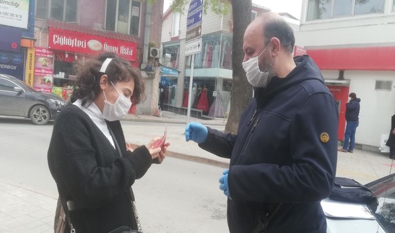 Bafra’da 20 Yaş Altı Ve65 Yaş Üstündekilere Polis Denetimi - Samsun’un Bafra ilçesinde denetimlerini sıklaştıran ekipler, vatandaşların kimliklerini kontrol etti, anons yaparak uyarılarda bulundu.