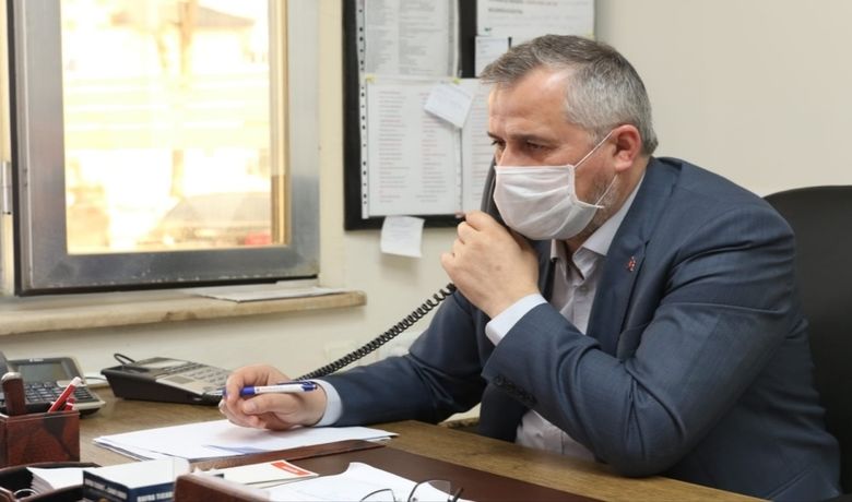 Başkan Telefona Baktı, Zabıta Ekmek Dağıttı - İçişleri Bakanlığınca korona virüs ile mücadele kapsamında 31 ilde ilan edilen iki günlük sokağa çıkma yasağında, ilçede hayatın normal seyrinde devam etmesi için Bafra Belediyesi yoğun gayret gösterdi.