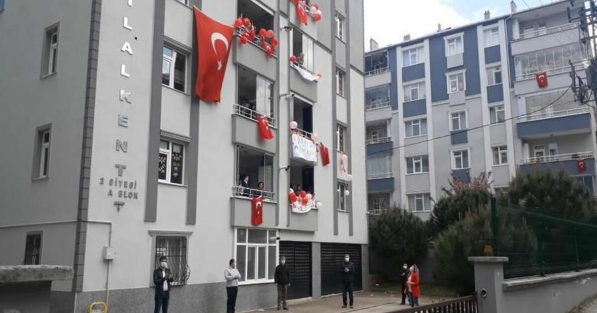 Hilal Kent Sakinlerinden 23 Nisan Coşkusu