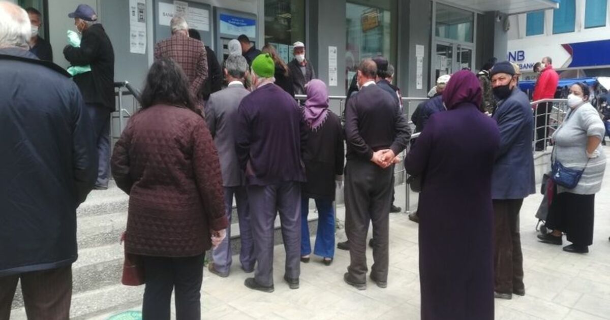 Sokağa Çıkma Yasağı Sona Erdi, Vatandaş Yine Bildiğini Okudu