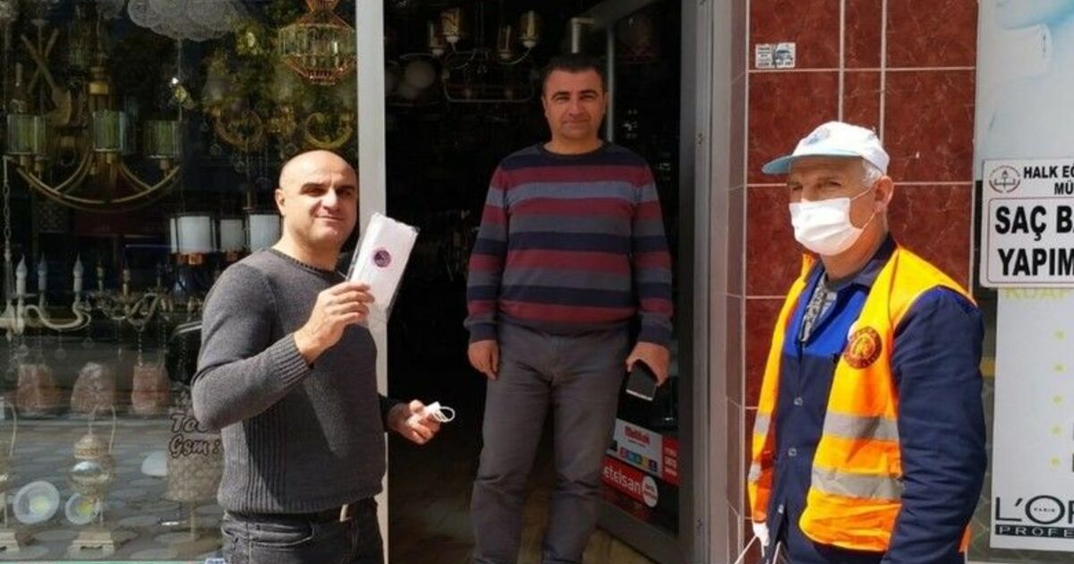 Bafra belediyesinden esnafa maske
