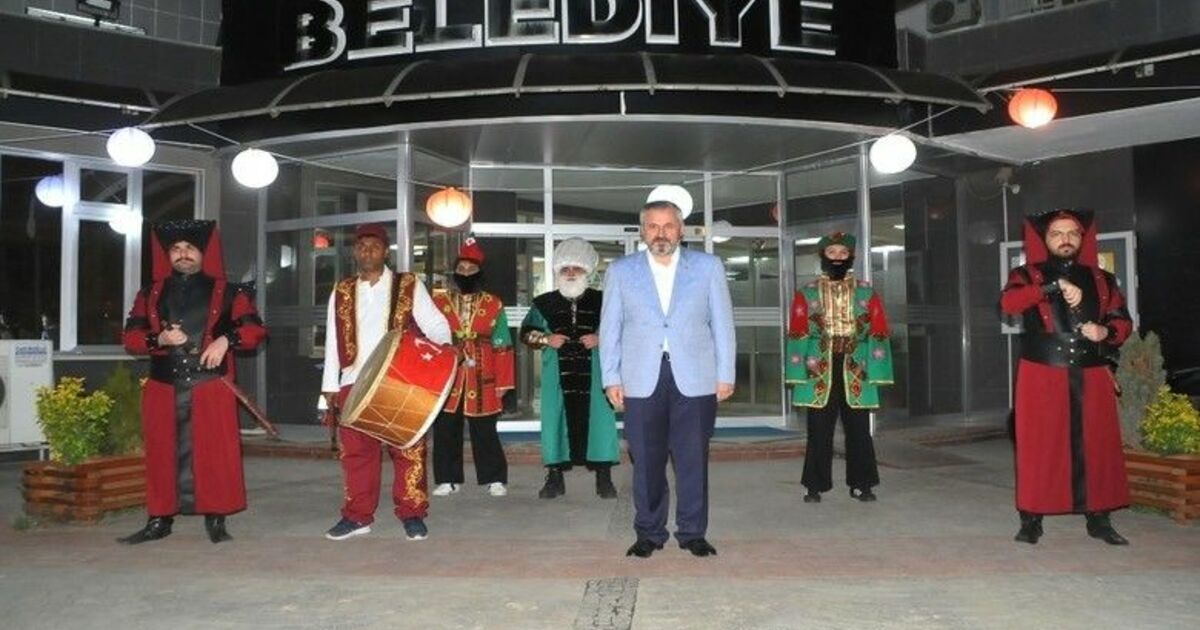 600 yıllık geleneğe korana engel olamadı