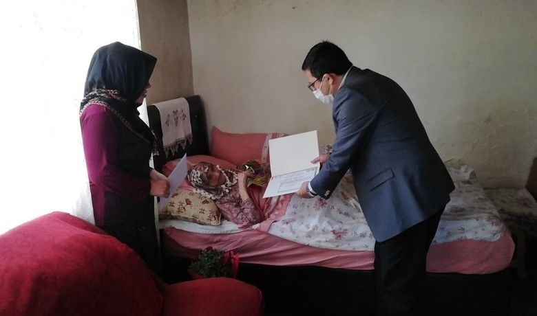 100 yaş üstü anneler unutulmadı
 - İçişleri Bakanlığı’nca anneler adına kurulan ’Cennet Anneleri Hatıra Ormanı’nda, adına ağaç dikilen Samsun’un Alaçam ilçesindeki 100 yaş üzerindeki annelere, İçişleri Bakanı Süleyman Soylu’nun kaleme aldığı sertifikalar ulaştırıldı.