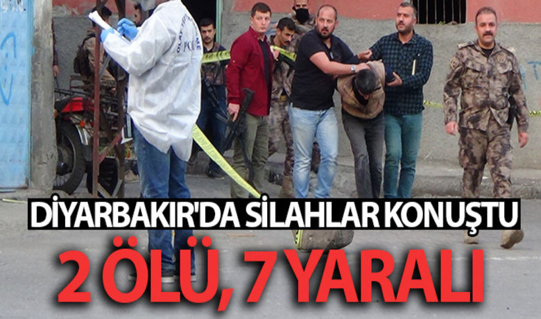 Diyarbakır'da silahlı kavga: 2 ölü, 7 yaralı - Diyarbakır'da öğle saatlerinde trafik kazasından dolayı tartışan 2 ailenin iftar saatinde silahlı kavgası daha sonra hastane acilinde devam etti. Olaylar daha sonra yine mahalleye sıçradı. Çıkan olaylarda 2 kişi ölürken, 4'ü ağır, biri çocuk, 7 kişi yaralandı.BUGÜN NELER OLDU?