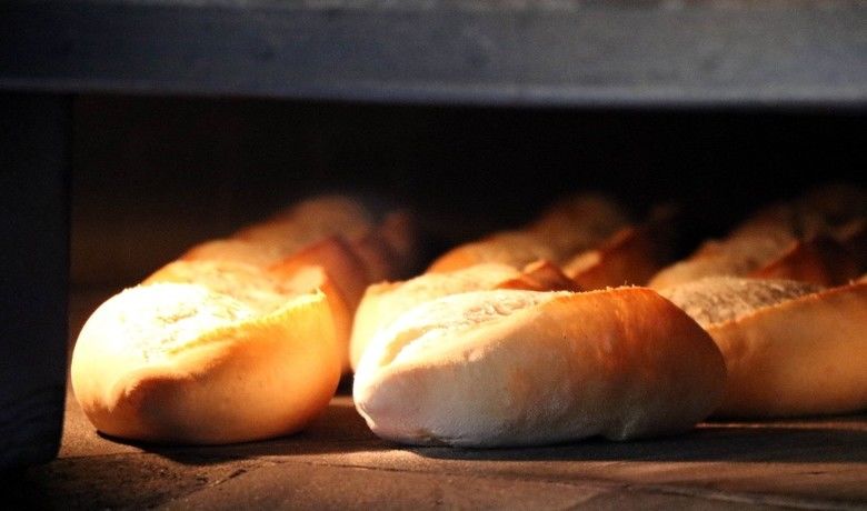 Fırında ekmek bulamayanlara uyarı
 - Samsun Fırıncılar Odası Başkanı Yılmaz Yiğit, iftara yakın saatlerde fırınlarda ekmek kalmadığını belirterek, ekmek tüketmek isteyen vatandaşların saat 14.00’e kadar ekmeklerini alması gerektiğini söyledi.