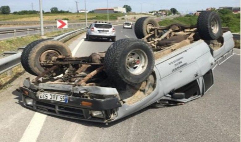 Kazandere Virajında Trafik Kazası: 1 Yaralı - Kazandere virajında kamyoneti ile direksiyon hâkimiyetini kaybeden sürücü yaralandı.