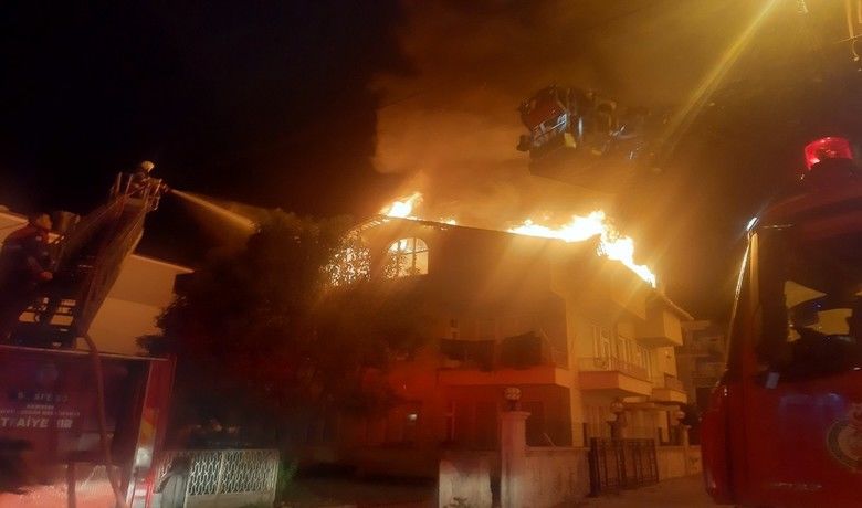 Samsun’da korkutan yangın
 - Samsun’da bir binanın çatı katında çıkan yangın kısa süreli panik yaşattı.