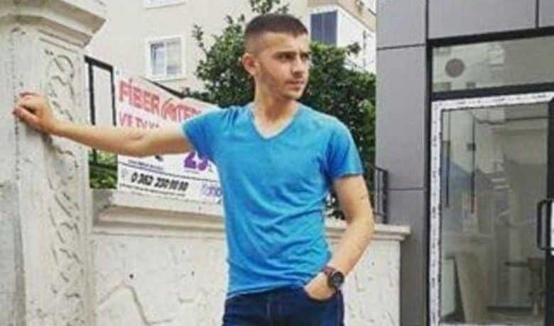 Evinin önüne gittiği şahıstarafından pompalı tüfekle öldürüldü - Samsun’da pompalı tüfekle sırtından vurulan 19 yaşındaki genç kaldırıldığı hastanede hayatını kaybetti.